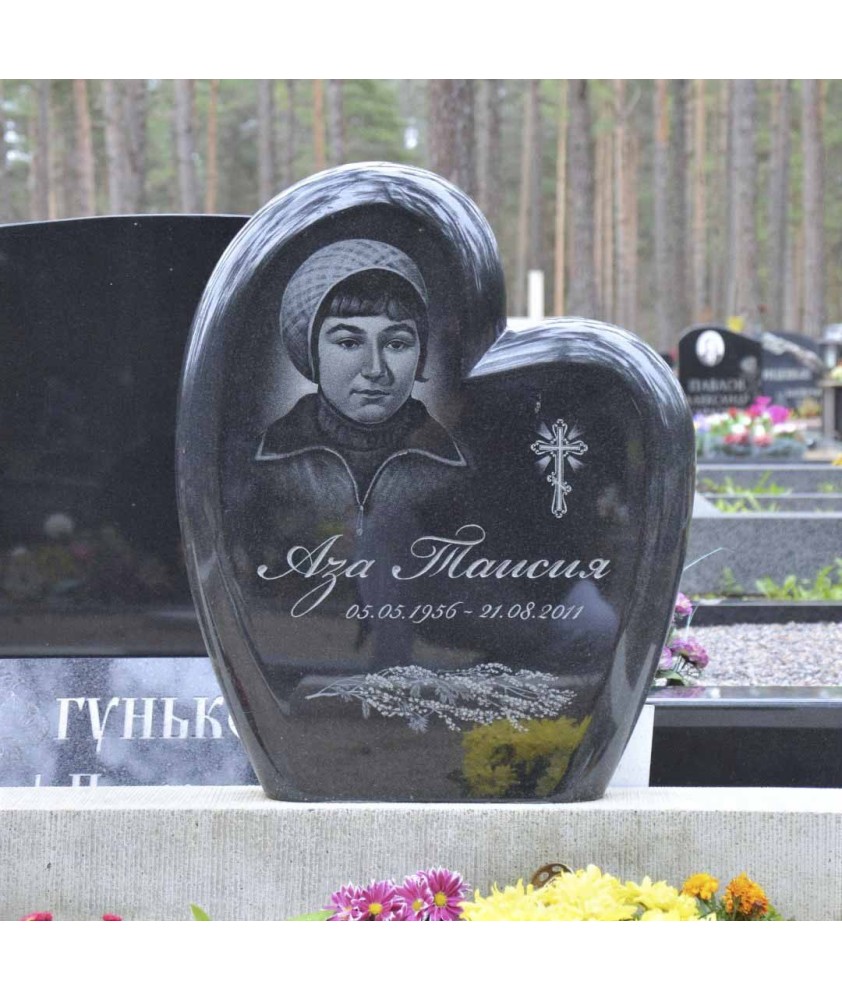 Eridisainiga südame hauakivi - Hauakivid | Hauaplaadid | Hauapiirded Eridisainiga südame hauakivi - Hauakivid | Hauaplaadid | Hauapiirded