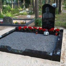 Graniidist hauapiire - Hauapiirded | Hauakivid | Hauaplaadid - Hauakivi Salong OÜ