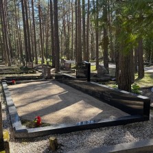 Graniidist hauapiire - Hauapiirded | Hauakivid | Hauaplaadid - Hauakivi Salong OÜ