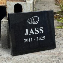 Lemmiklooma hauaplaat - Mahla 64, Männiku, Tallinn